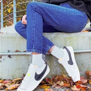 *brand new* Nike low blazer 77 shoe women 7.5